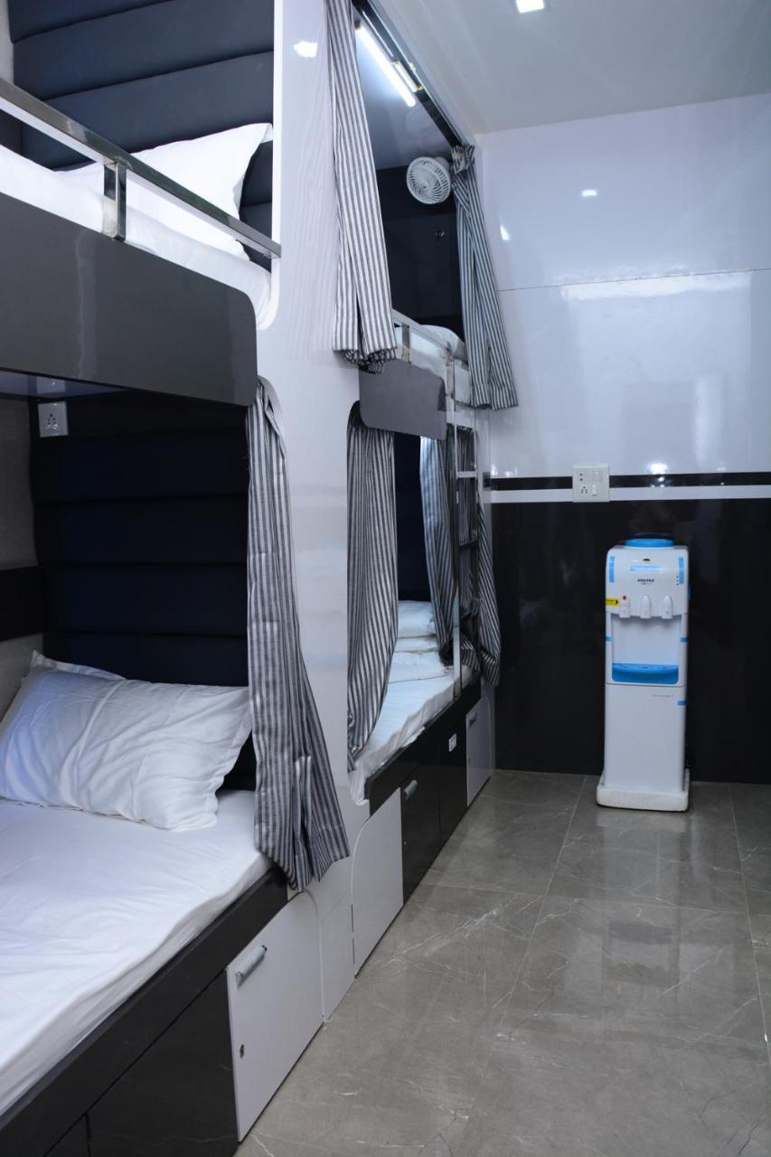 Ocean Dormitory Мумбаї Екстер'єр фото